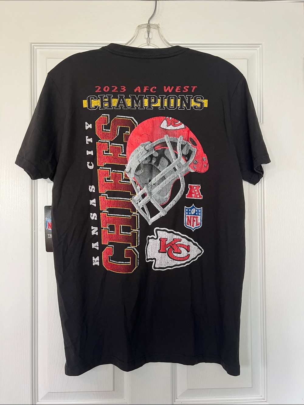 NFL Kansas City Chiefs Black Short-Sleeve Graphic Tee with Red & Gold Lettering - Picture 4 of 4